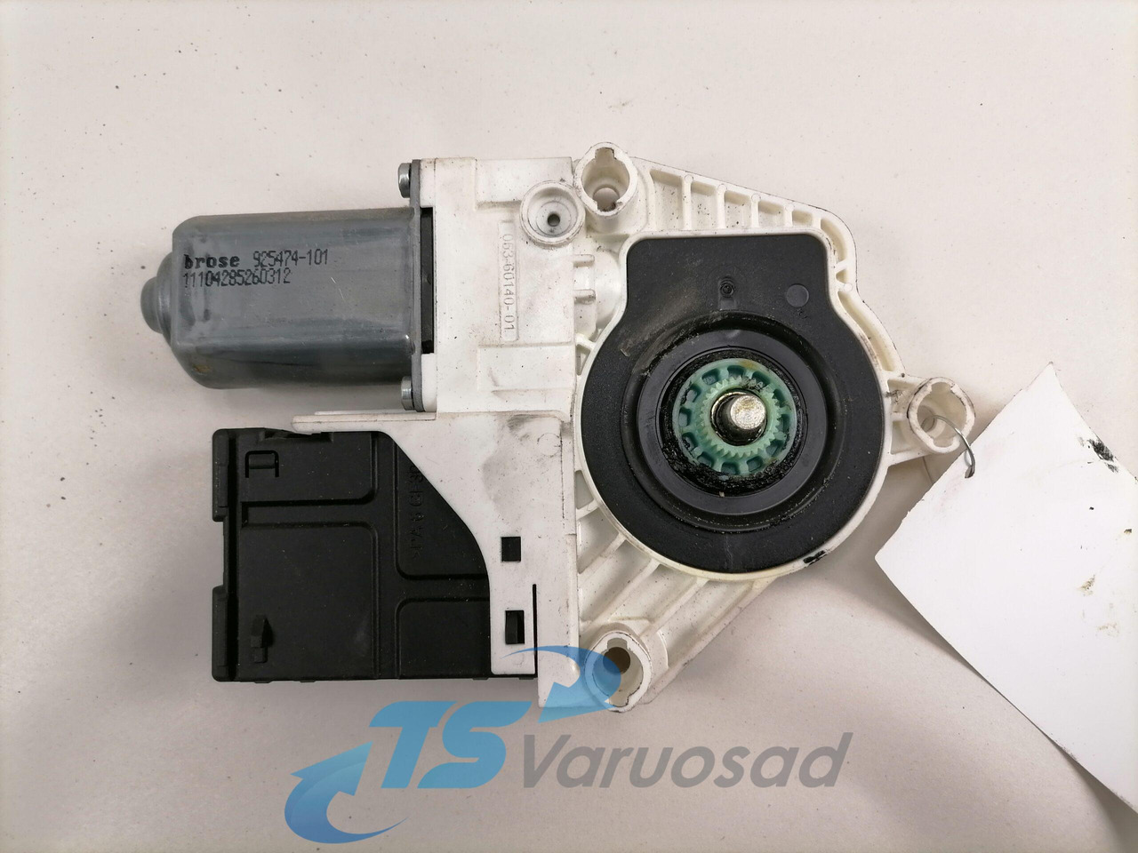 Volvo Glass lift 84062947 - Стекло и запчасти для Грузовиков: фото 2 Volvo Glass lift 84062947 - Стекло и запчасти для Грузовиков: фото 2