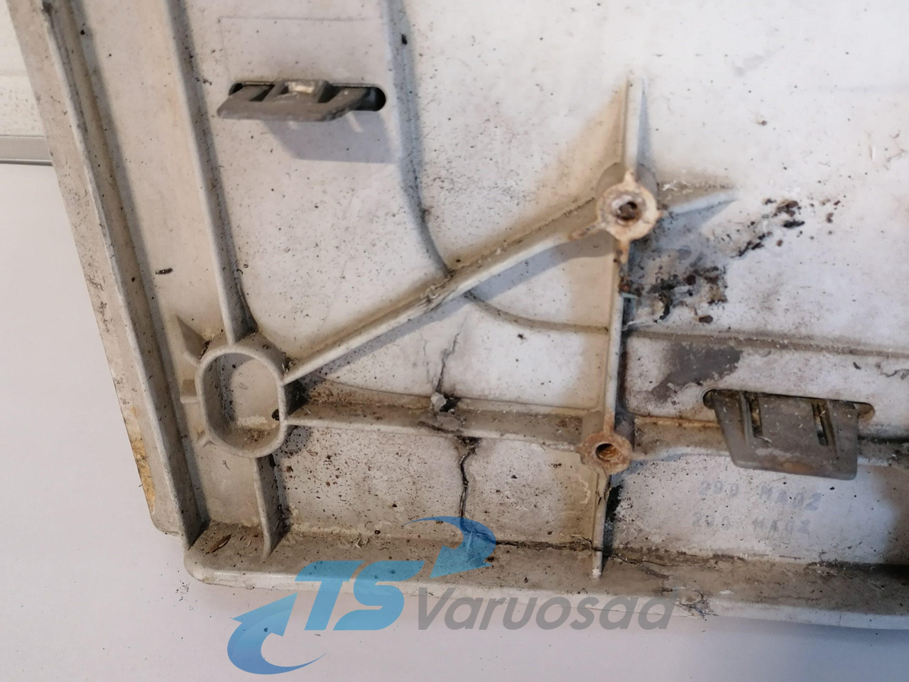 Volvo Grille panel 20398253 - Решётка радиатора для Грузовиков: фото 3 Volvo Grille panel 20398253 - Решётка радиатора для Грузовиков: фото 3