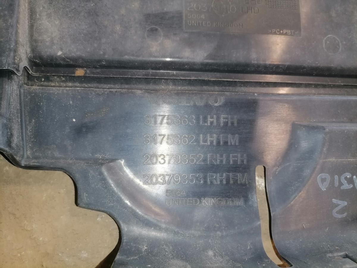 Volvo Iluvõre plastik 3175362 - Решётка радиатора для Грузовиков: фото 4 Volvo Iluvõre plastik 3175362 - Решётка радиатора для Грузовиков: фото 4