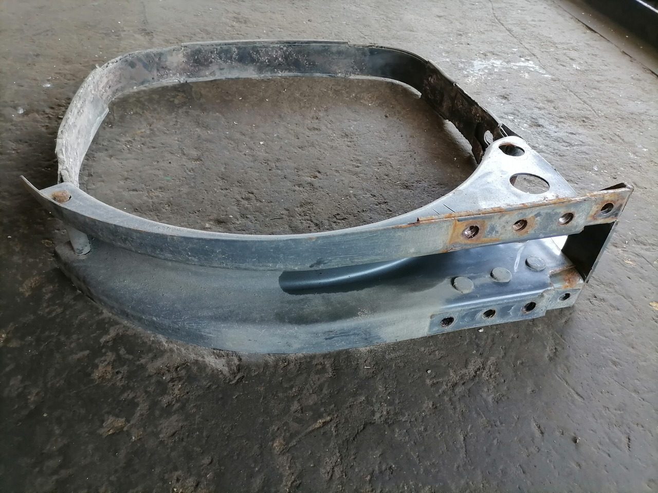 Volvo Kütusepaagi kandur, Volvo 20526488 - Топливный бак для Грузовиков: фото 3 Volvo Kütusepaagi kandur, Volvo 20526488 - Топливный бак для Грузовиков: фото 3