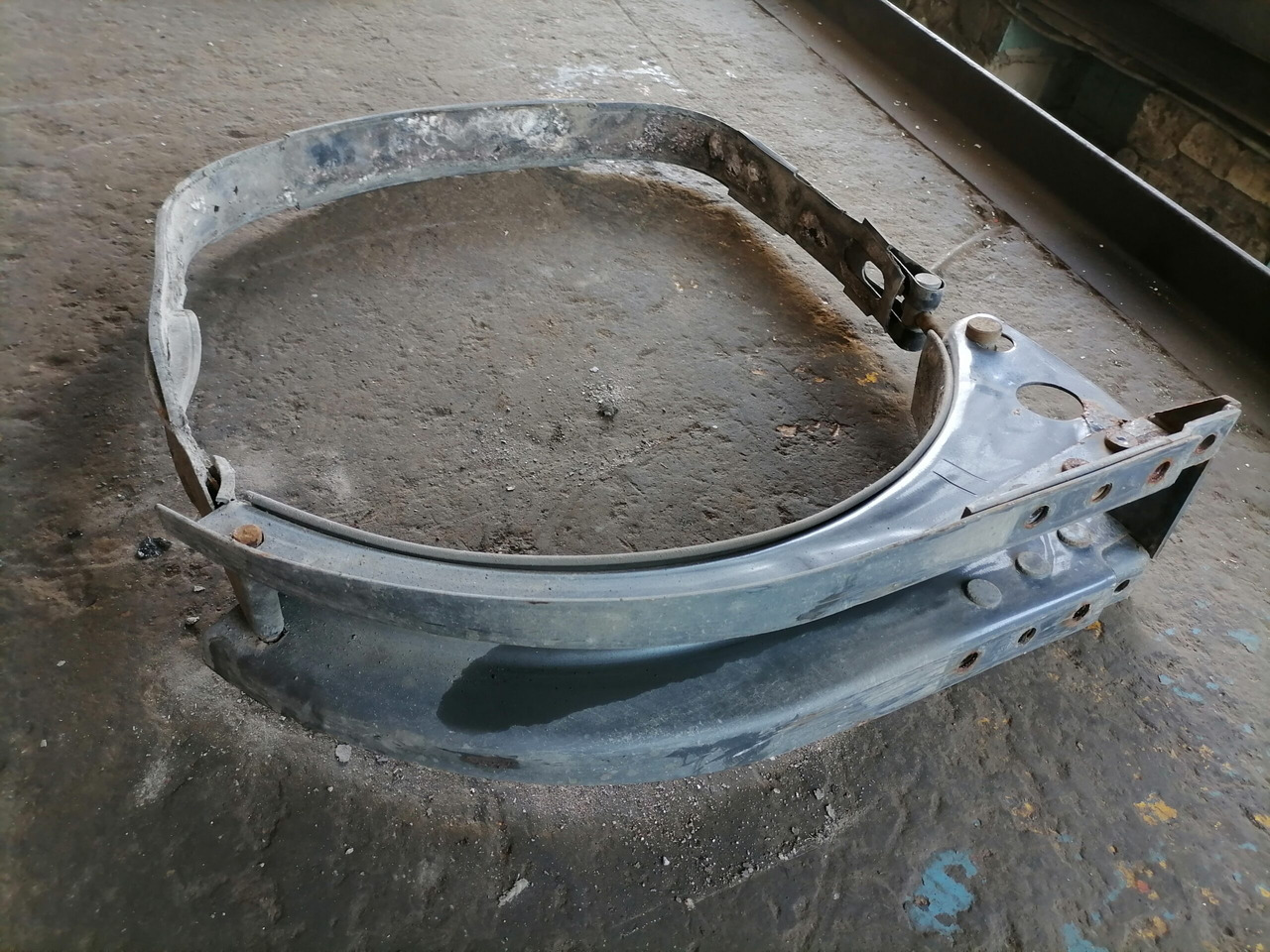 Volvo Kütusepaagi kandur, Volvo 20526488 - Топливный бак для Грузовиков: фото 2 Volvo Kütusepaagi kandur, Volvo 20526488 - Топливный бак для Грузовиков: фото 2