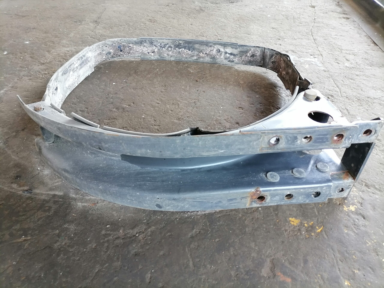 Volvo Kütusepaagi kandur, Volvo 20526488 - Топливный бак для Грузовиков: фото 3 Volvo Kütusepaagi kandur, Volvo 20526488 - Топливный бак для Грузовиков: фото 3