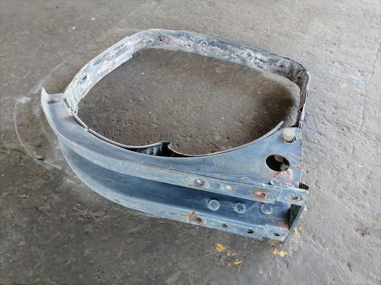 Volvo Kütusepaagi kandur, Volvo 20526488 - Топливный бак для Грузовиков: фото 2 Volvo Kütusepaagi kandur, Volvo 20526488 - Топливный бак для Грузовиков: фото 2