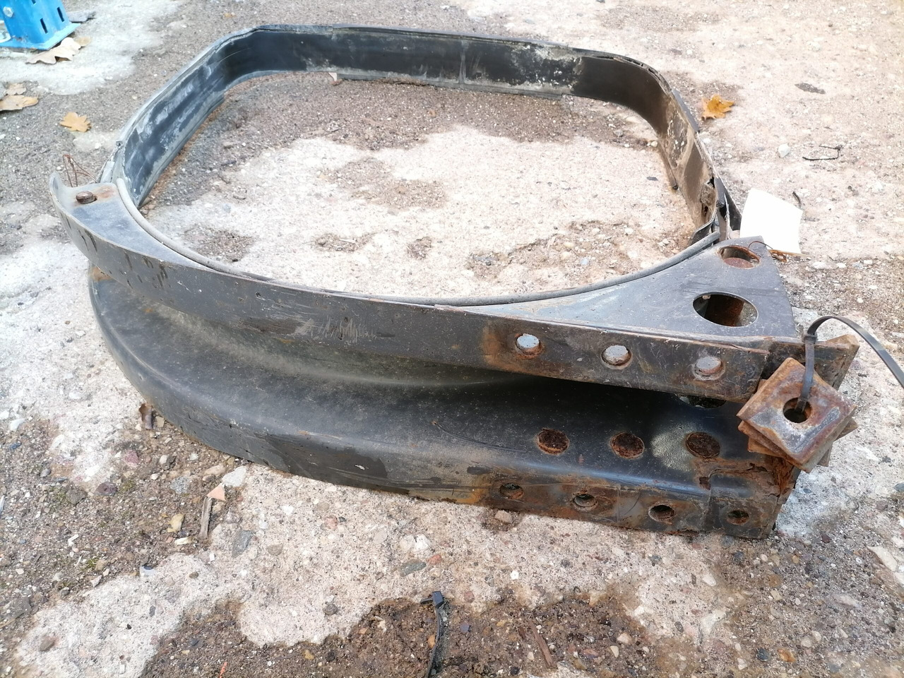 Volvo Kütusepaagi kandur, Volvo 20721537 - Топливный бак для Грузовиков: фото 2 Volvo Kütusepaagi kandur, Volvo 20721537 - Топливный бак для Грузовиков: фото 2