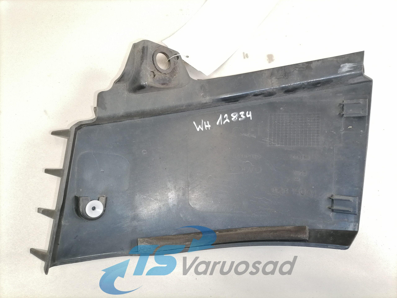 Volvo Plastikdetail 82835601 - Аэродинамика/ Спойлеры для Грузовиков: фото 2 Volvo Plastikdetail 82835601 - Аэродинамика/ Спойлеры для Грузовиков: фото 2