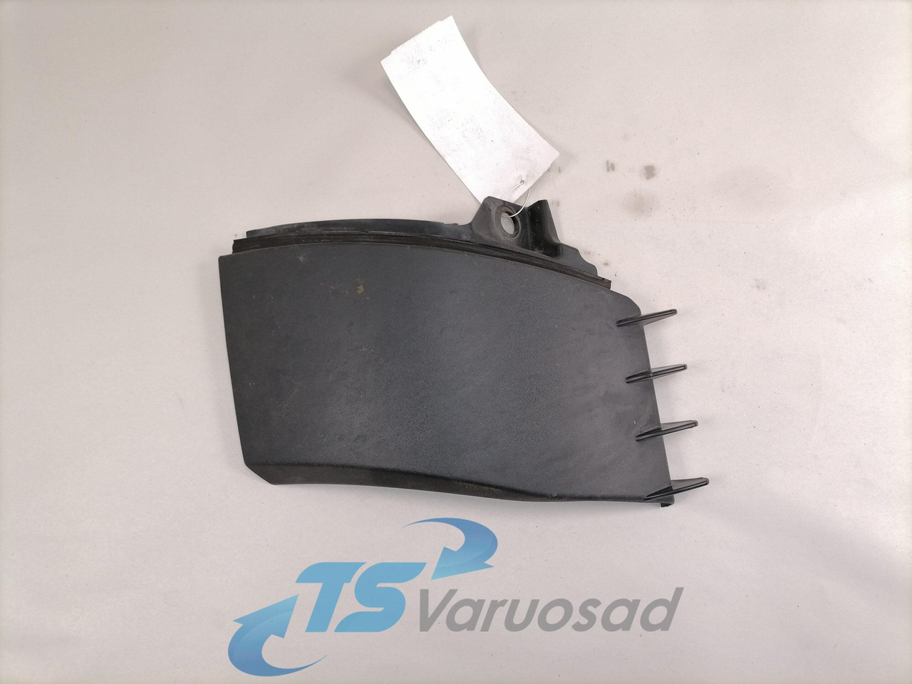 Volvo Plastikdetail 82835601 - Аэродинамика/ Спойлеры для Грузовиков: фото 1 Volvo Plastikdetail 82835601 - Аэродинамика/ Спойлеры для Грузовиков: фото 1