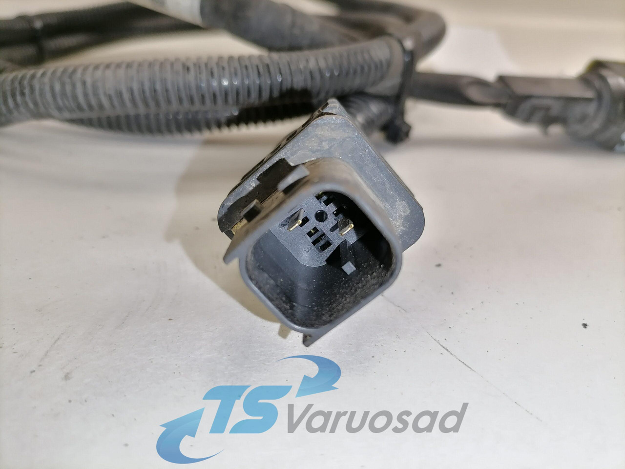 Volvo Raami juhtmestik 21931383 - Универсальная запчасть для Грузовиков: фото 2 Volvo Raami juhtmestik 21931383 - Универсальная запчасть для Грузовиков: фото 2