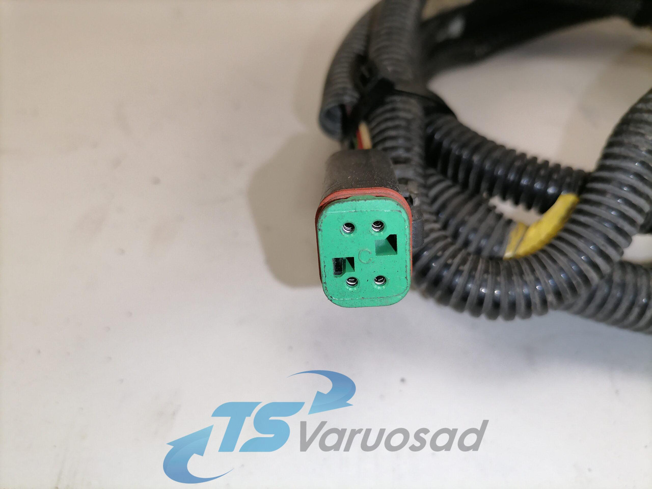Volvo Raami juhtmestik 22527890 - Универсальная запчасть для Грузовиков: фото 2 Volvo Raami juhtmestik 22527890 - Универсальная запчасть для Грузовиков: фото 2