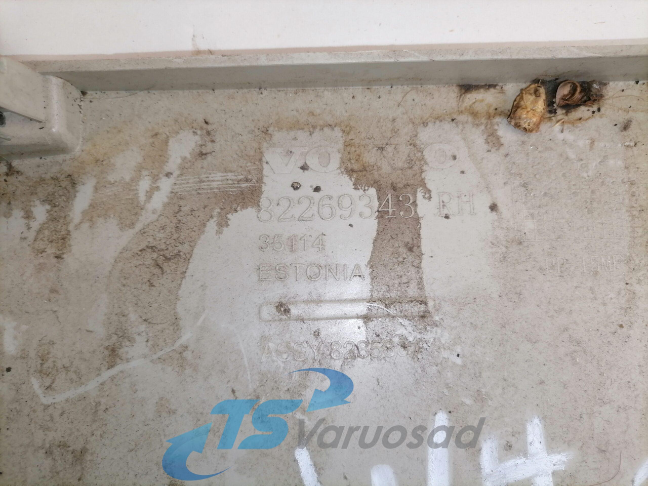 Volvo Salongi plastik 82269343 - Универсальная запчасть для Грузовиков: фото 3 Volvo Salongi plastik 82269343 - Универсальная запчасть для Грузовиков: фото 3