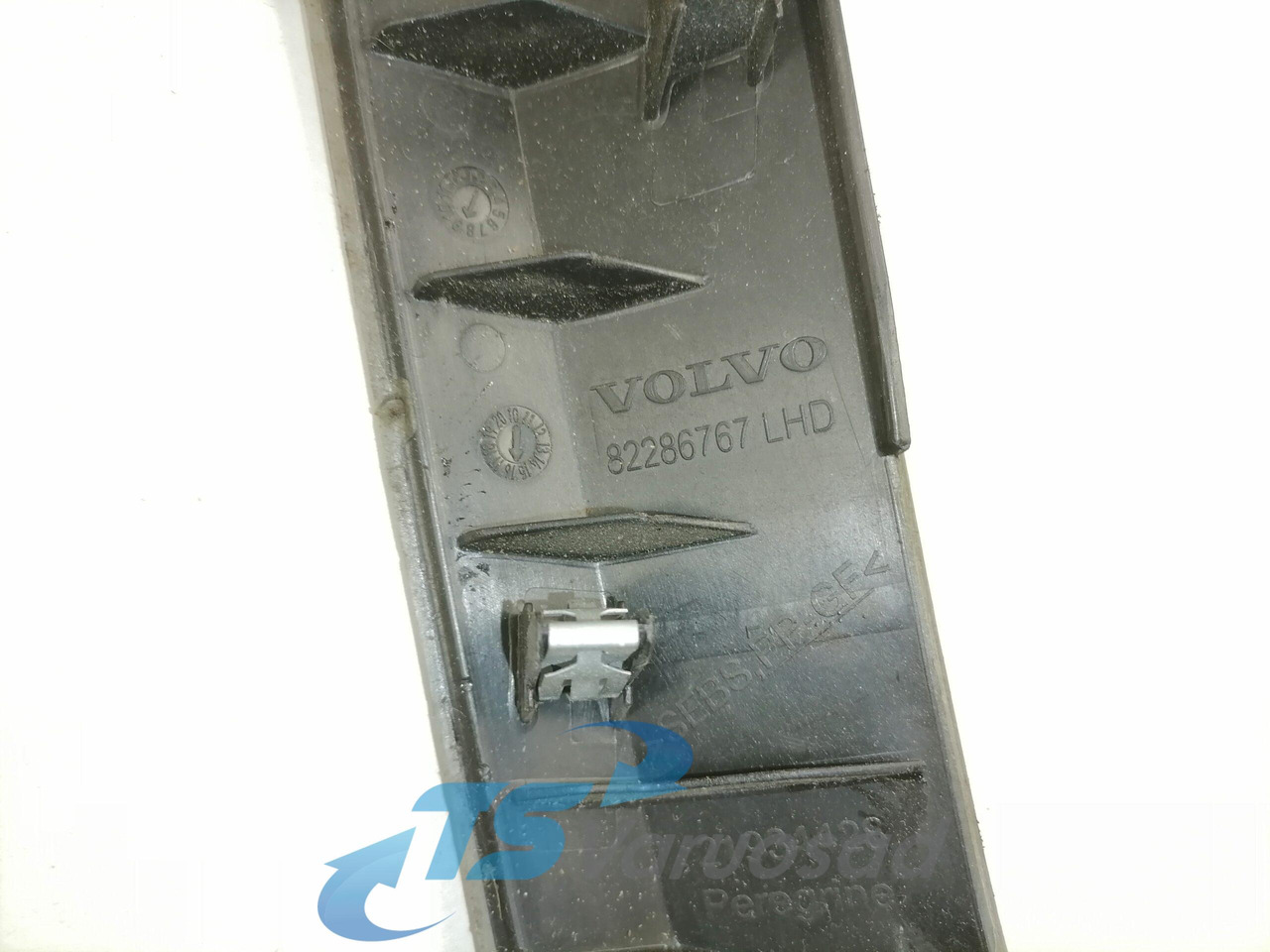 Volvo Salongi plastik 82286767 - Универсальная запчасть для Грузовиков: фото 2 Volvo Salongi plastik 82286767 - Универсальная запчасть для Грузовиков: фото 2