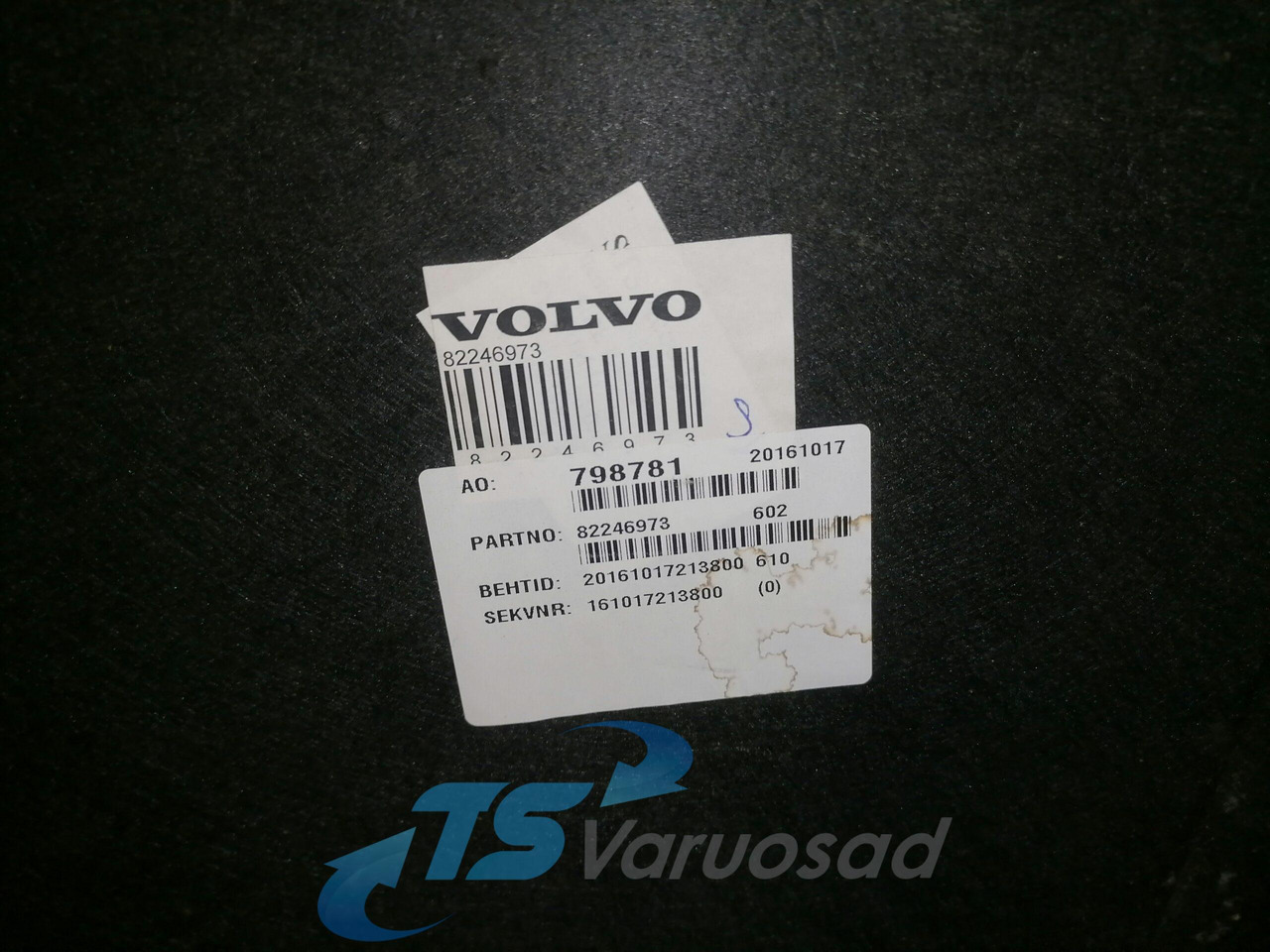 Volvo Salongi polster 82246973 - Универсальная запчасть для Грузовиков: фото 3 Volvo Salongi polster 82246973 - Универсальная запчасть для Грузовиков: фото 3
