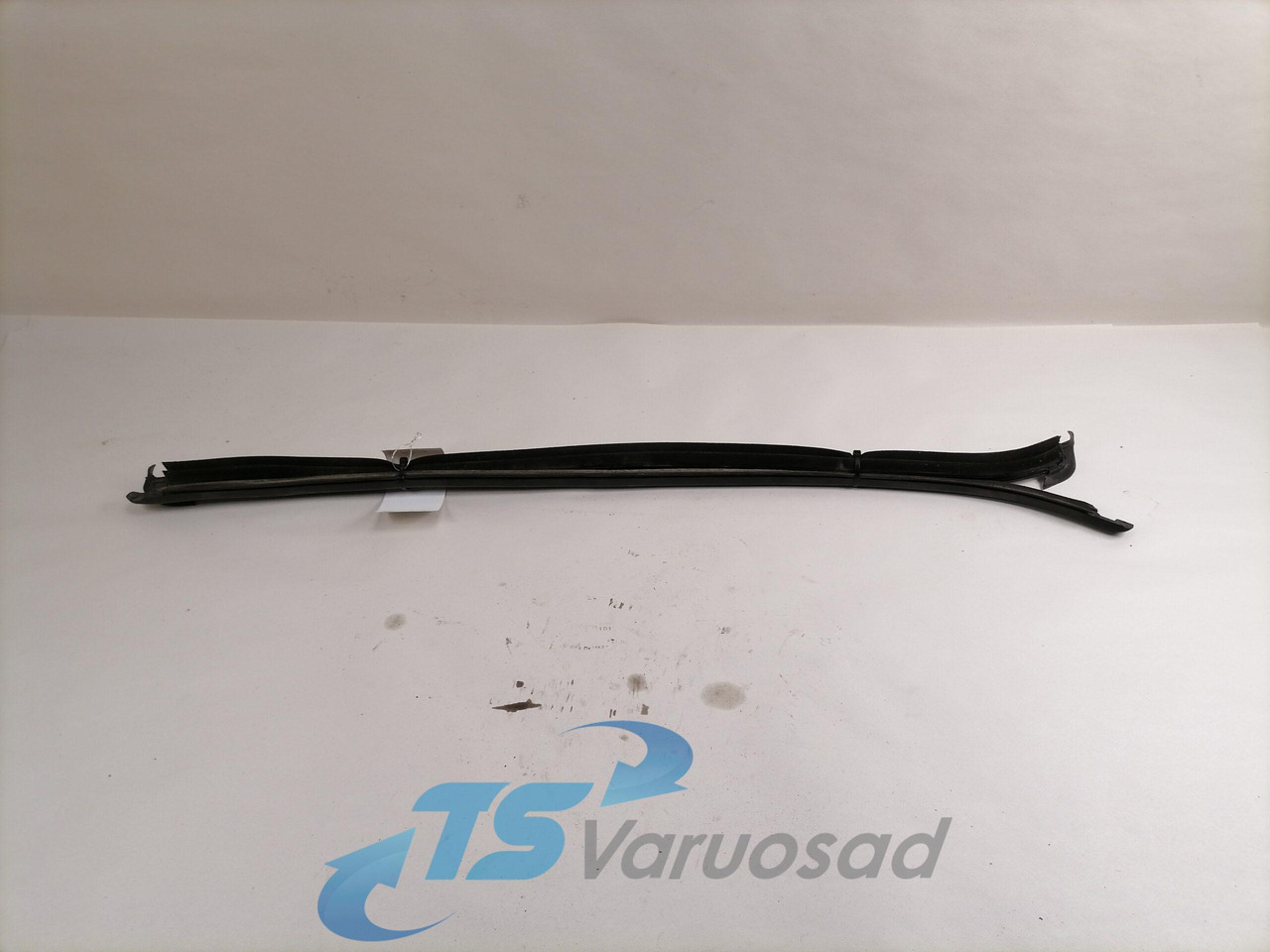 Volvo Ukseklaasi tihend 82178206 - Дверь и запчасти для Грузовиков: фото 2 Volvo Ukseklaasi tihend 82178206 - Дверь и запчасти для Грузовиков: фото 2