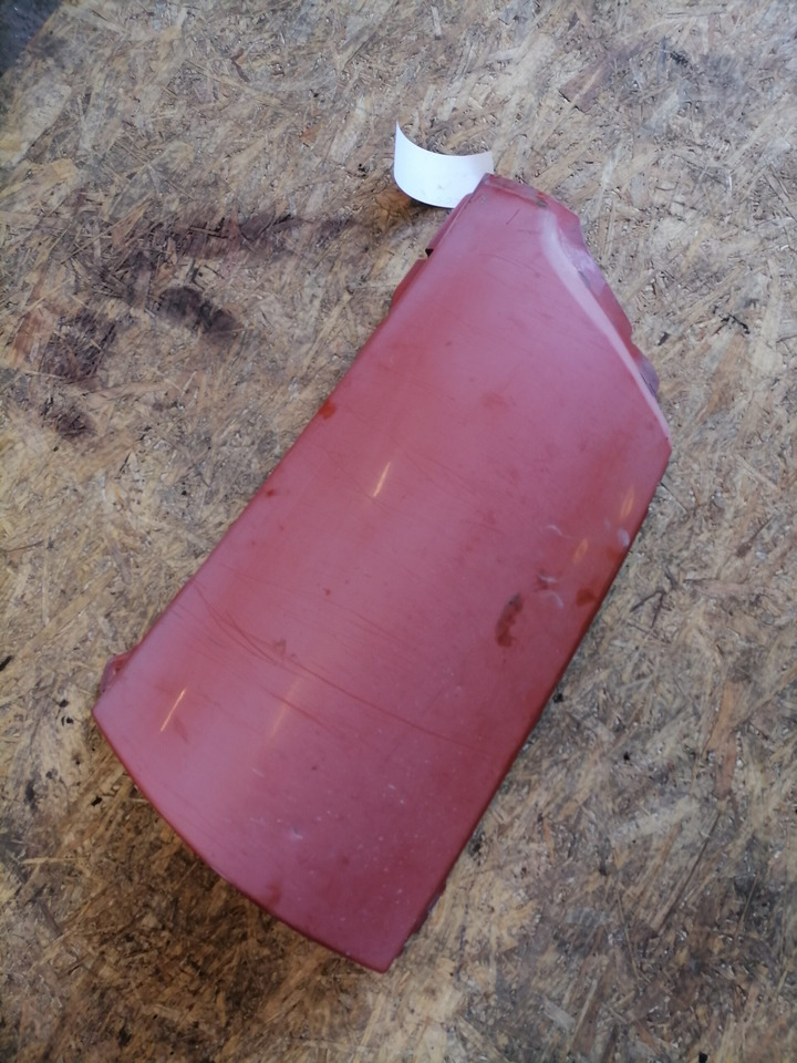 Volvo Volvo kabiini nurgapõsk, parem 20379172 - Решётка радиатора для Грузовиков: фото 3 Volvo Volvo kabiini nurgapõsk, parem 20379172 - Решётка радиатора для Грузовиков: фото 3