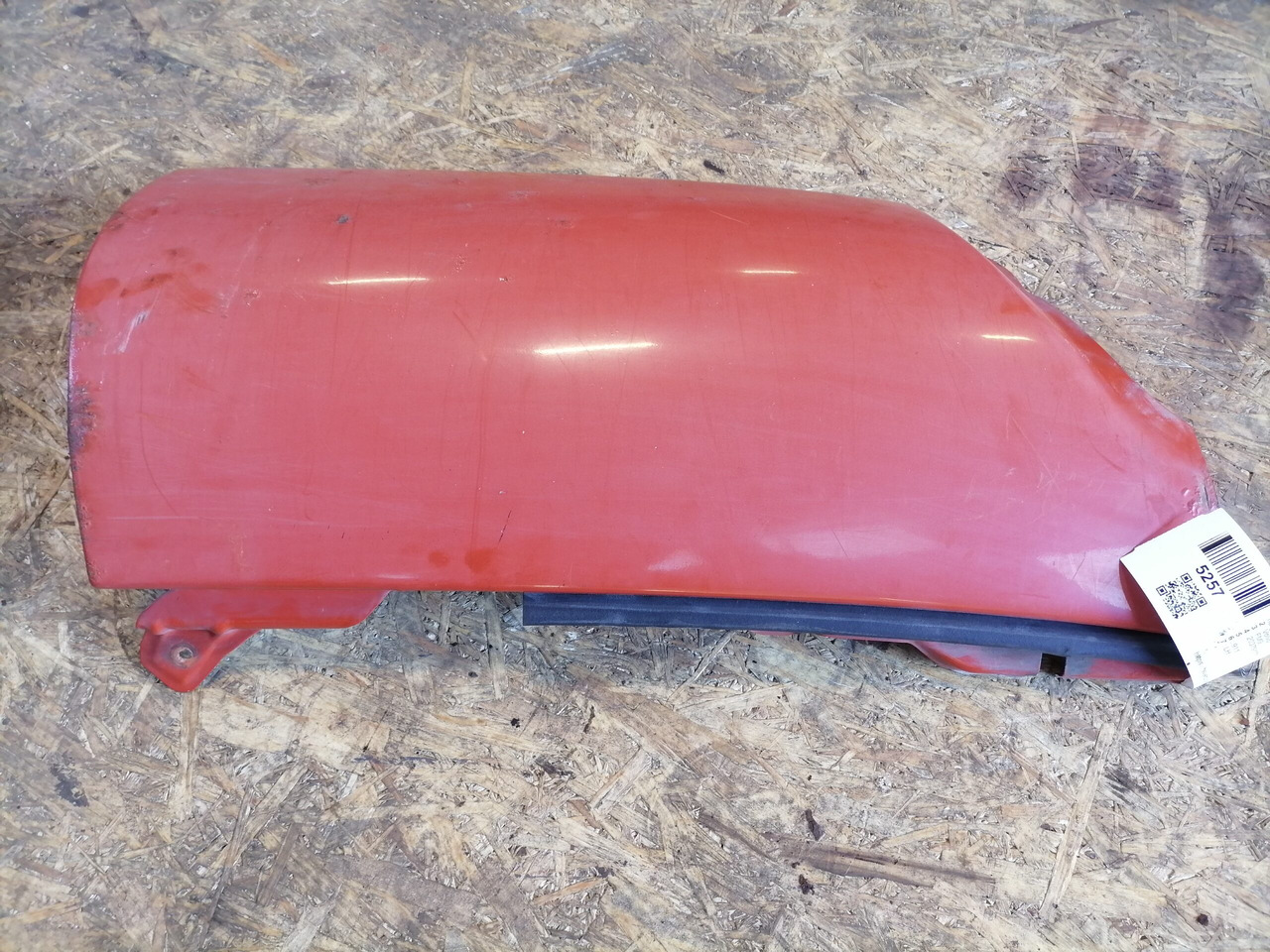 Volvo Volvo kabiini nurgapõsk, vasak 20379171 - Решётка радиатора для Грузовиков: фото 2 Volvo Volvo kabiini nurgapõsk, vasak 20379171 - Решётка радиатора для Грузовиков: фото 2