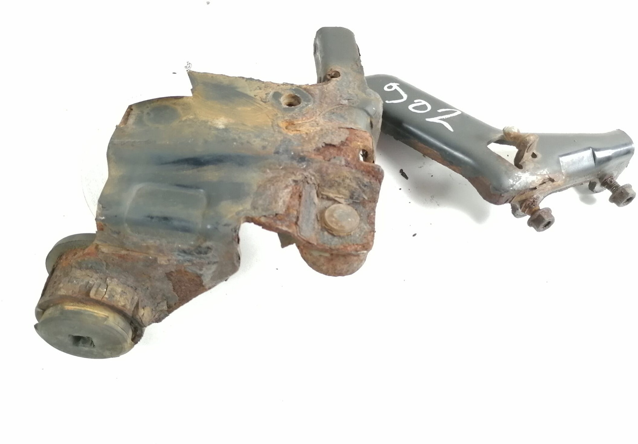 Volvo lower grille carrier hinge 20425955 - Решётка радиатора для Грузовиков: фото 1 Volvo lower grille carrier hinge 20425955 - Решётка радиатора для Грузовиков: фото 1