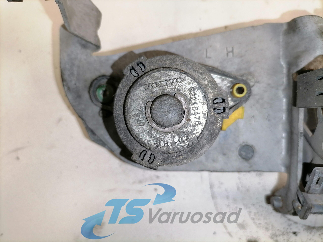 Volvo ukselink, väline vasak 82140934 - Дверь и запчасти для Грузовиков: фото 4 Volvo ukselink, väline vasak 82140934 - Дверь и запчасти для Грузовиков: фото 4