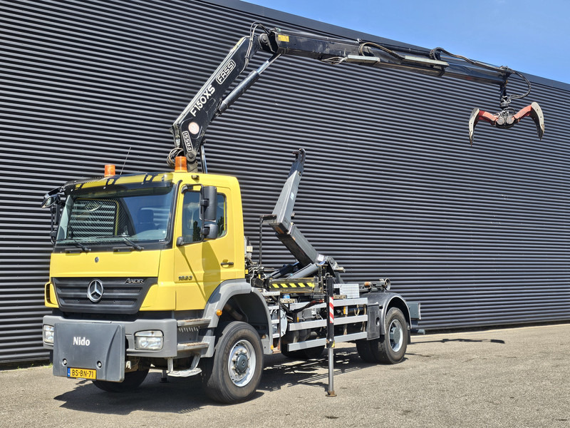 Mercedes-Benz AXOR 1823 4X4 / FASSI CRANE + HOOKLIFT / SPRING SUSPENSION - Крюковой мультилифт, Автоманипулятор: фото 1 Mercedes-Benz AXOR 1823 4X4 / FASSI CRANE + HOOKLIFT / SPRING SUSPENSION - Крюковой мультилифт, Автоманипулятор: фото 1