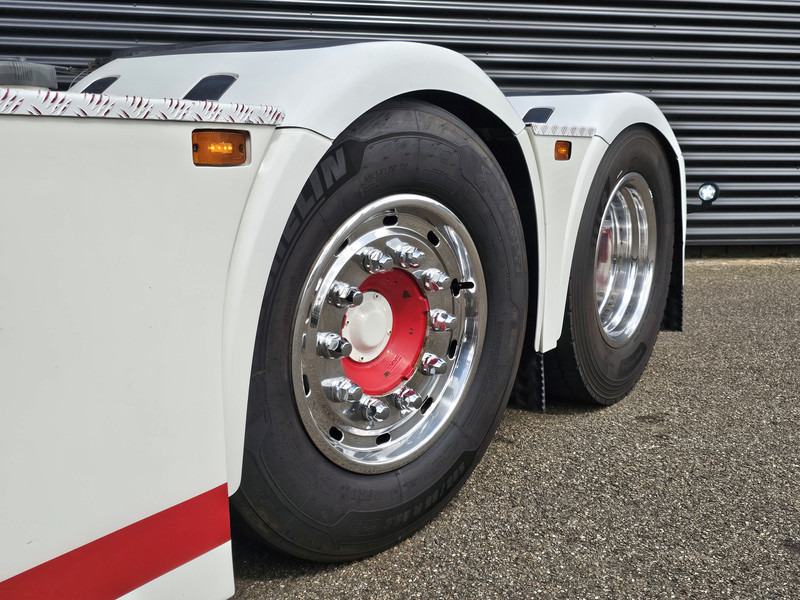 DAF XF480 / 6x2/4 / LIFT STEERING AXLE - Тягач: фото 2 DAF XF480 / 6x2/4 / LIFT STEERING AXLE - Тягач: фото 2