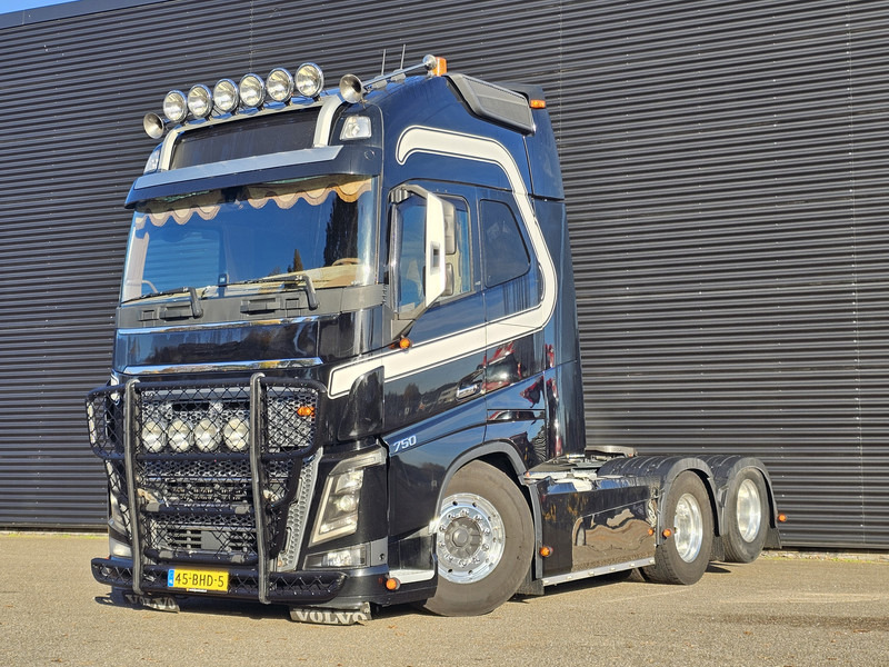 Volvo FH 16 750 6x2 BOOGIE / RETARDER / I PARK COOL - Тягач: фото 1 Volvo FH 16 750 6x2 BOOGIE / RETARDER / I PARK COOL - Тягач: фото 1