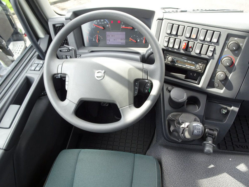 Фото интерьера 1: Новый Крюковой мультилифт Volvo FL 240 NEW / 4X2 / HAAKARM / AMPIROLLE