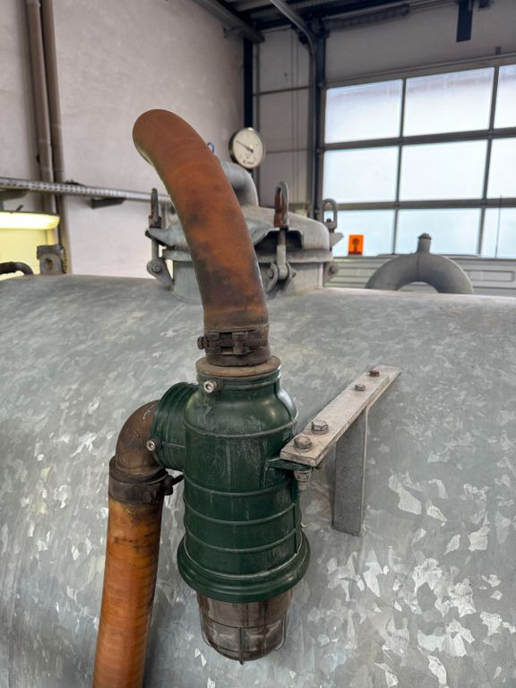 Mercedes-Benz 818 4X2 ROM Toilettenwagen Mercedes-Benz 818 4X2 ROM Toilettenwagen 6 Plätze - Ассенизатор: фото 5 Mercedes-Benz 818 4X2 ROM Toilettenwagen Mercedes-Benz 818 4X2 ROM Toilettenwagen 6 Plätze - Ассенизатор: фото 5