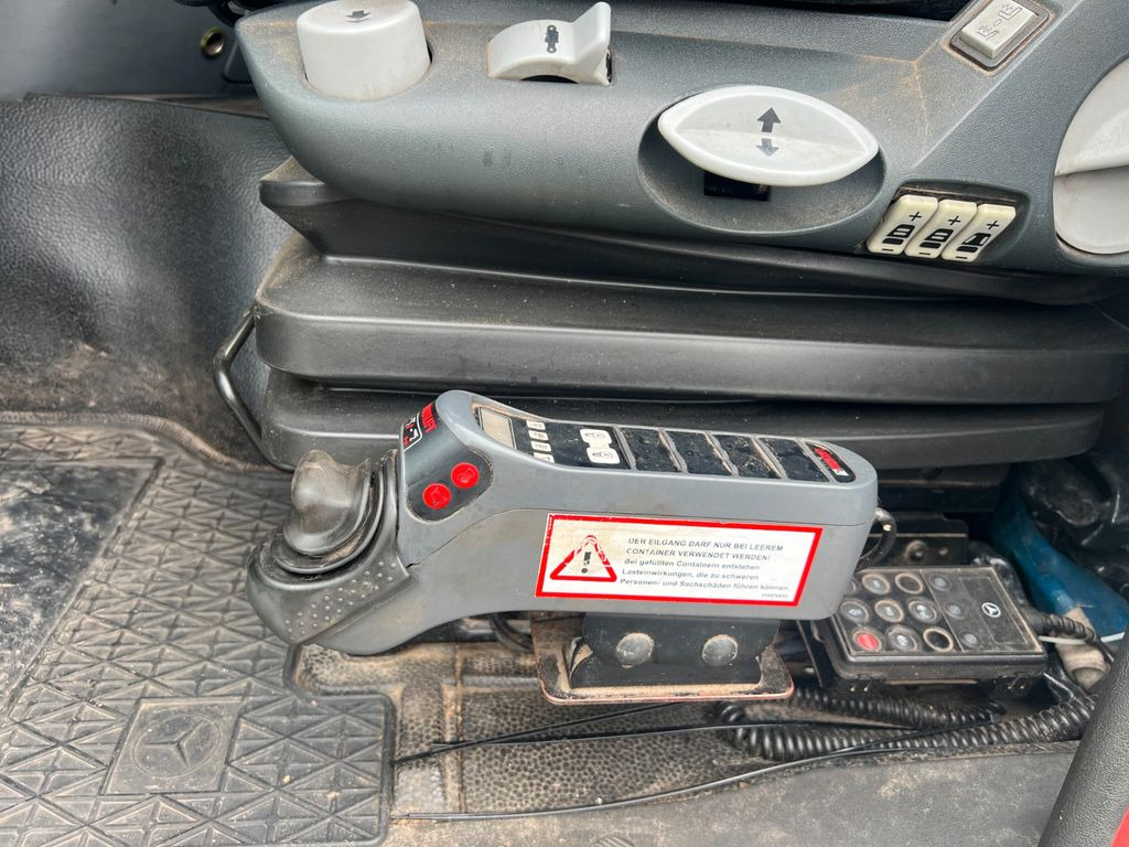 Multilift XR 21 Abrollkipperaufbau 3 Achser Multilift XR 21 Abrollkipperaufbau 3 Achser - Крюковой мультилифт: фото 4 Multilift XR 21 Abrollkipperaufbau 3 Achser Multilift XR 21 Abrollkipperaufbau 3 Achser - Крюковой мультилифт: фото 4