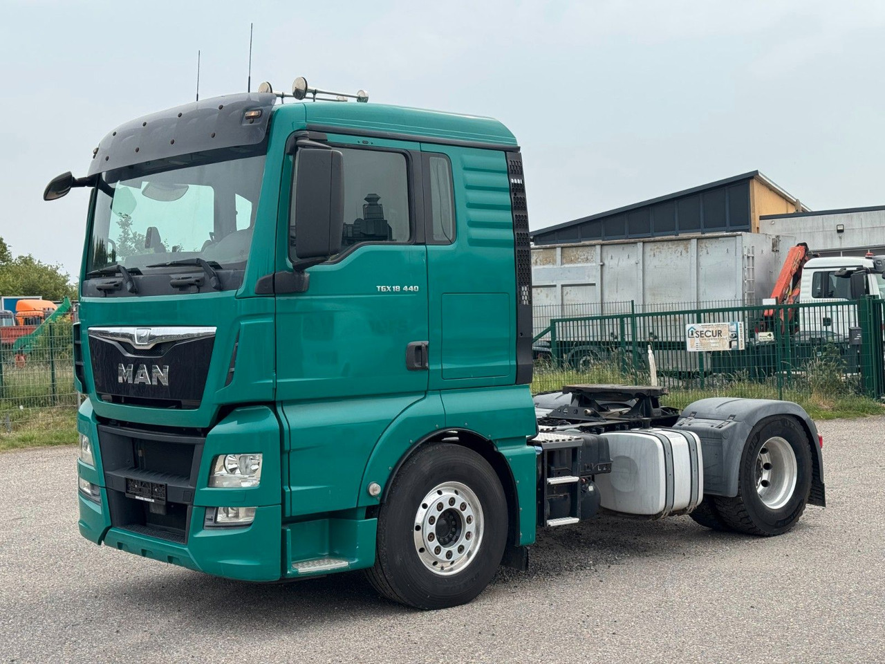MAN 18.440 4X2 mit Kipphydraulik Top Zustand - Тягач: фото 1 MAN 18.440 4X2 mit Kipphydraulik Top Zustand - Тягач: фото 1