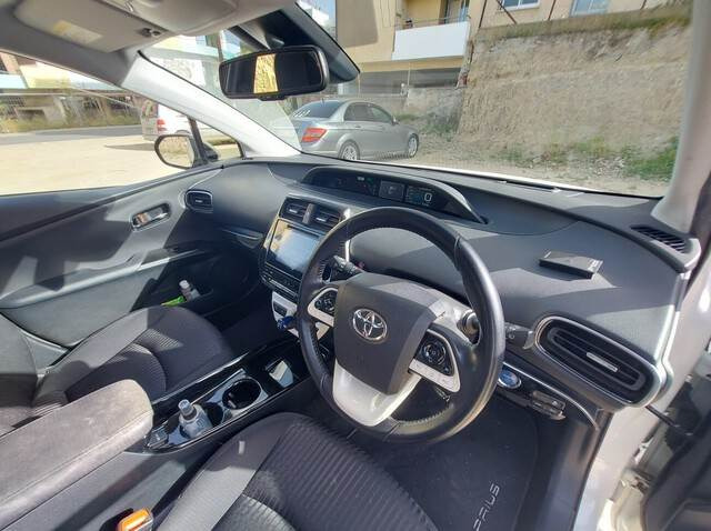 Легковой автомобиль Toyota Prius Hybrid: фото 11