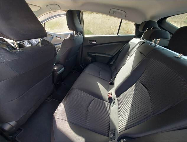 Легковой автомобиль Toyota Prius Hybrid: фото 10