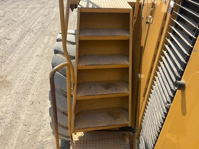 Колёсный погрузчик CAT 988H: фото 10 Колёсный погрузчик CAT 988H: фото 10