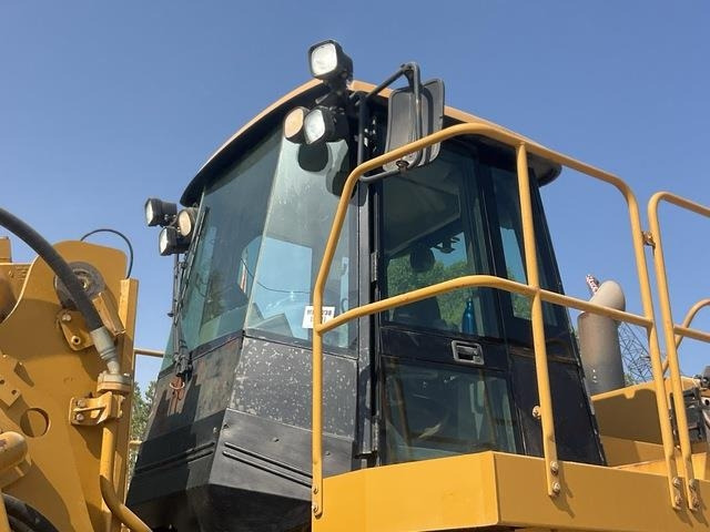 Колёсный погрузчик CAT 988H: фото 12 Колёсный погрузчик CAT 988H: фото 12