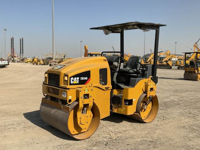CAT CB34B - Дорожный каток: фото 1 CAT CB34B - Дорожный каток: фото 1