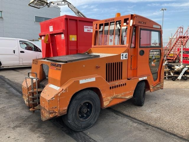 Charlatte TD225 - Складской тягач: фото 3 Charlatte TD225 - Складской тягач: фото 3