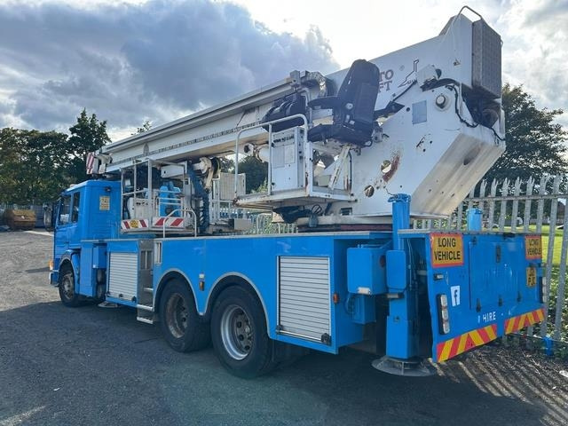 Scania P113ML - Грузовик с подъемником: фото 2 Scania P113ML - Грузовик с подъемником: фото 2