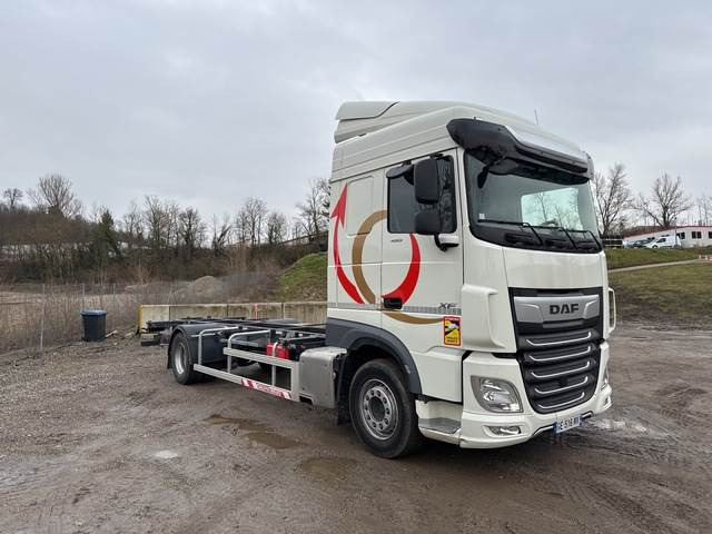 DAF XF450 - Грузовик-контейнеровоз/ Сменный кузов: фото 4 DAF XF450 - Грузовик-контейнеровоз/ Сменный кузов: фото 4