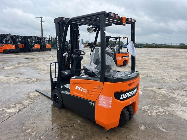Doosan B20T-7 PLUS - Электропогрузчик: фото 2 Doosan B20T-7 PLUS - Электропогрузчик: фото 2