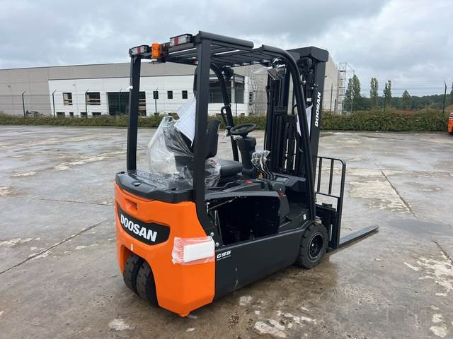 Doosan B20T-7 PLUS - Электропогрузчик: фото 3 Doosan B20T-7 PLUS - Электропогрузчик: фото 3