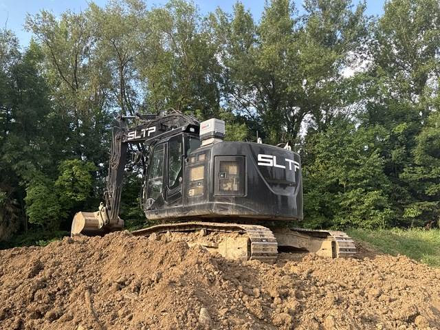 Hitachi ZX225USLC-6 - Гусеничный экскаватор: фото 3 Hitachi ZX225USLC-6 - Гусеничный экскаватор: фото 3