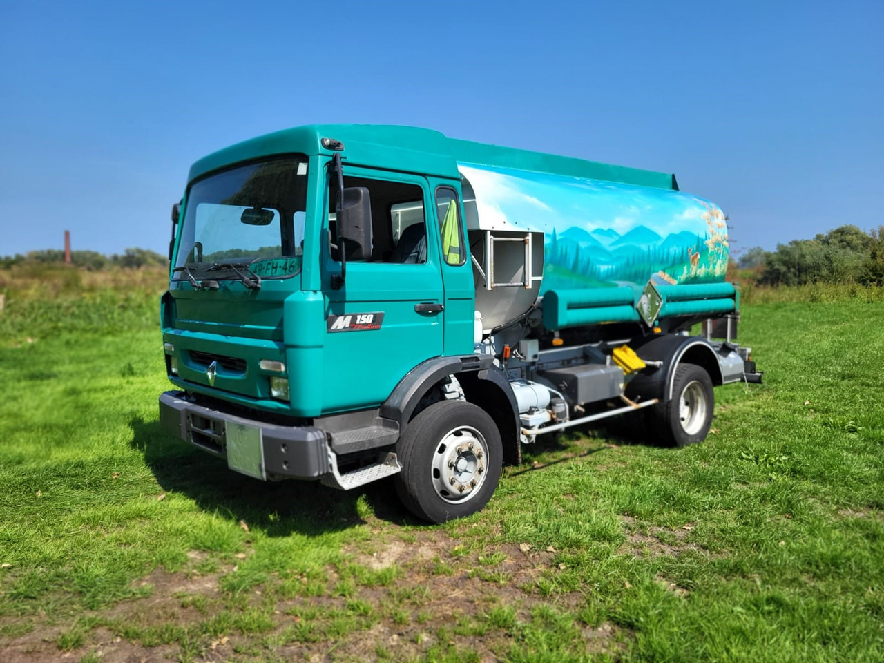Renault Midliner 150 - Грузовик-цистерна: фото 1 Renault Midliner 150 - Грузовик-цистерна: фото 1