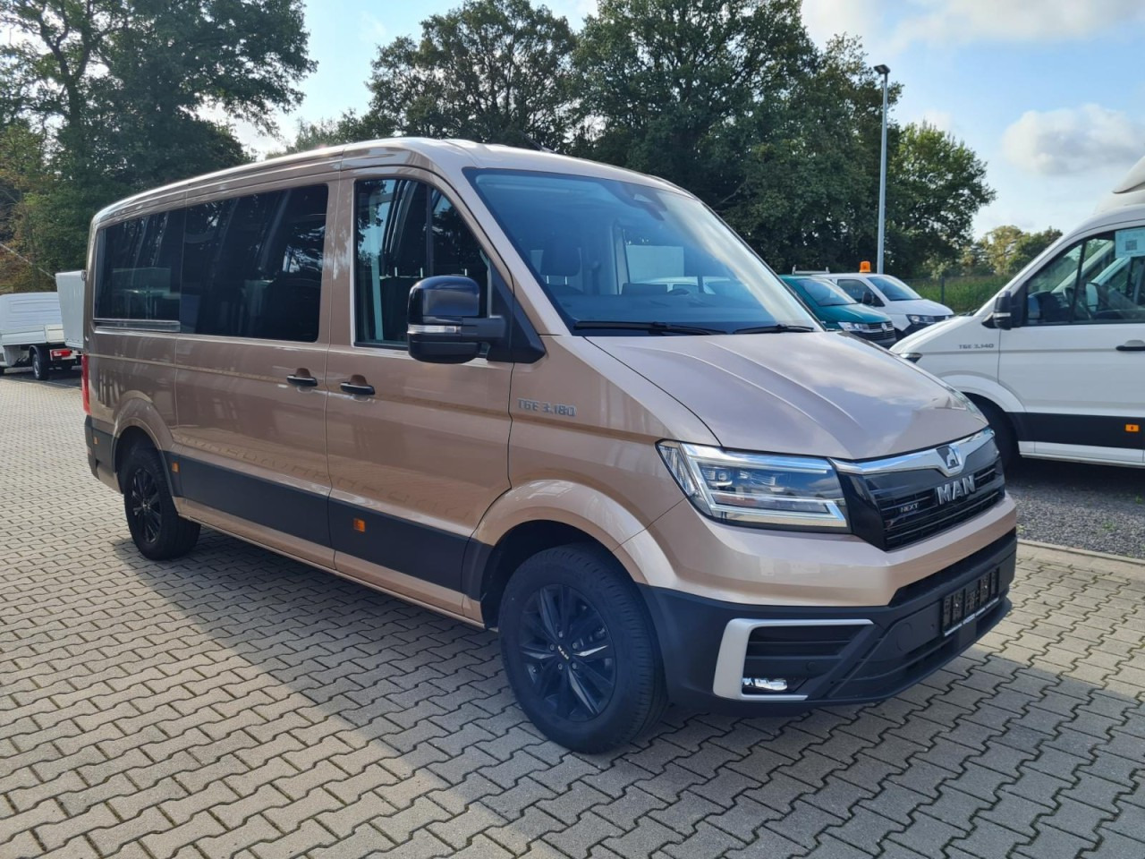 MAN TGE 3.180 TDi Kombi 9 Sitze ALU KAMERA LED LEDER Sonderumbau - Микроавтобус, Пассажирский фургон: фото 3 MAN TGE 3.180 TDi Kombi 9 Sitze ALU KAMERA LED LEDER Sonderumbau - Микроавтобус, Пассажирский фургон: фото 3