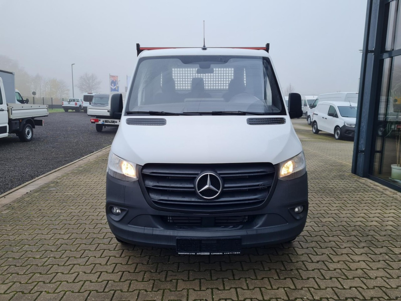 Mercedes-Benz Sprinter 315 AG Pritsche RWD AHK TEMPOMAT MBux - Малотоннажный бортовой грузовик: фото 2 Mercedes-Benz Sprinter 315 AG Pritsche RWD AHK TEMPOMAT MBux - Малотоннажный бортовой грузовик: фото 2