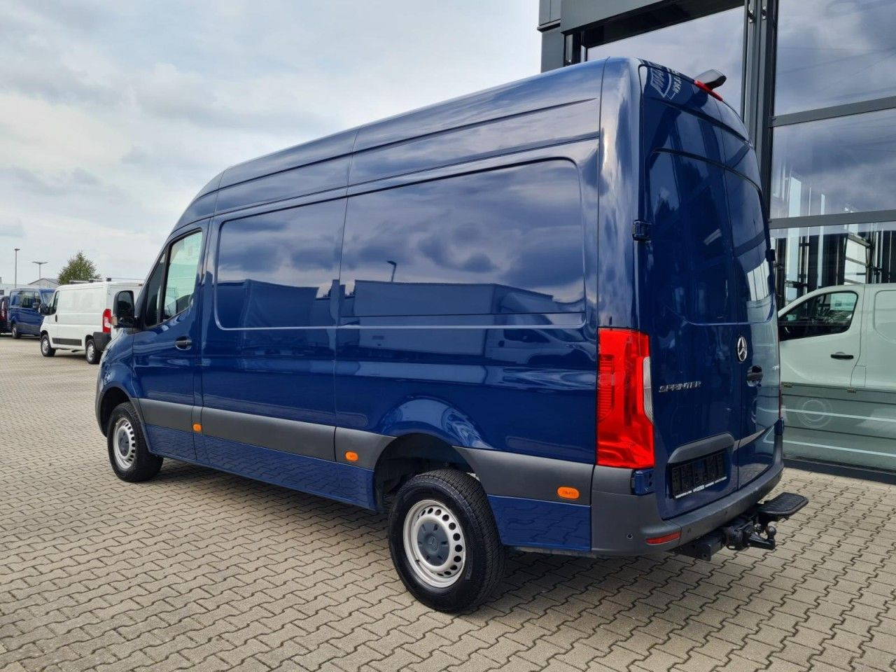 Mercedes-Benz Sprinter 316 Kasten CDI MR AHK Tachograf MBUX - Цельнометаллический фургон: фото 4 Mercedes-Benz Sprinter 316 Kasten CDI MR AHK Tachograf MBUX - Цельнометаллический фургон: фото 4
