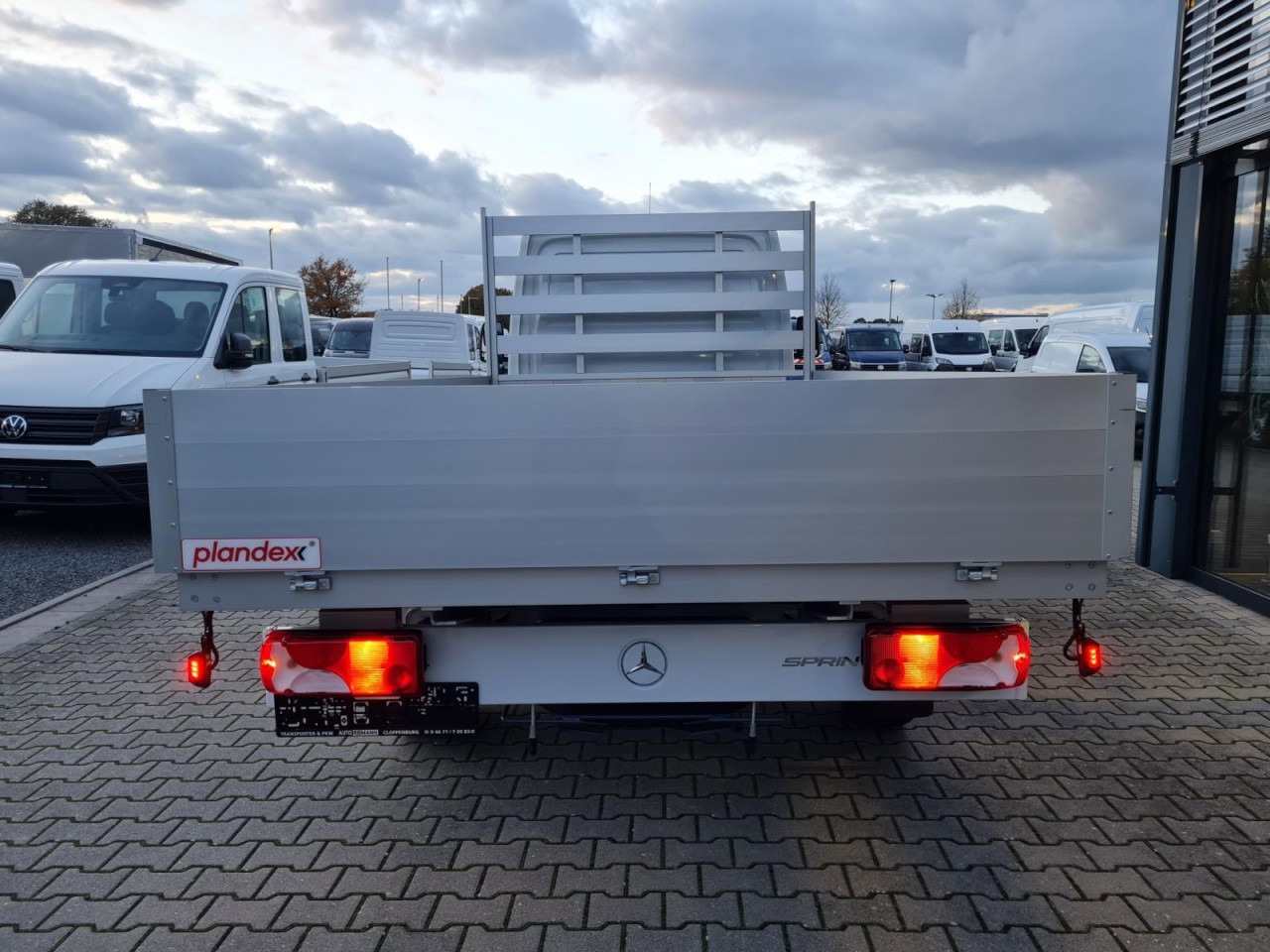 Mercedes-Benz Sprinter 317 CDI Pritsche L3 lang RWD KLIMA TEMPOMAT - Малотоннажный бортовой грузовик: фото 5 Mercedes-Benz Sprinter 317 CDI Pritsche L3 lang RWD KLIMA TEMPOMAT - Малотоннажный бортовой грузовик: фото 5