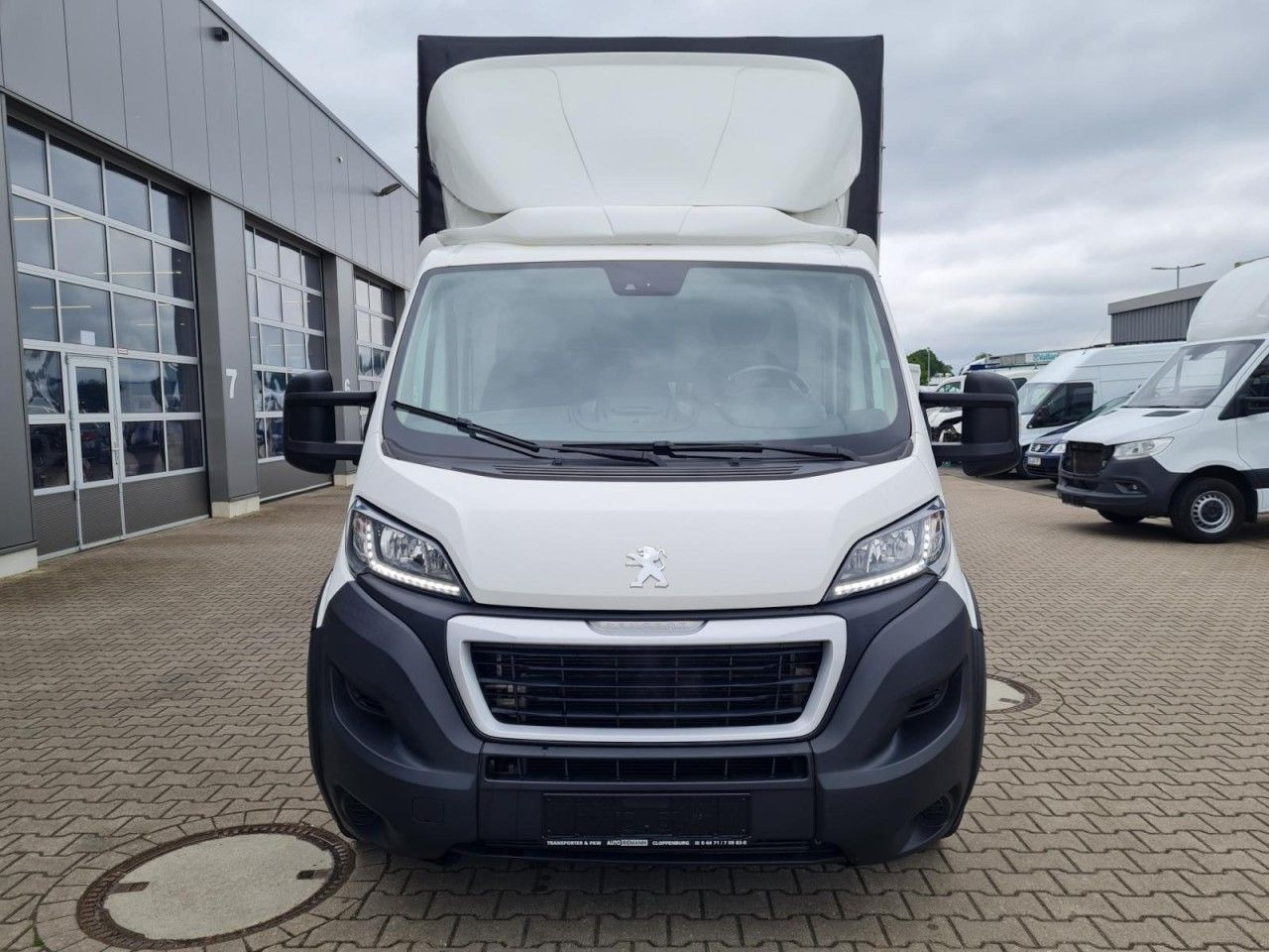 Peugeot Boxer 3,5t Pritsche Plane 2.2 HDi L4 435 - Тентованный фургон: фото 2 Peugeot Boxer 3,5t Pritsche Plane 2.2 HDi L4 435 - Тентованный фургон: фото 2