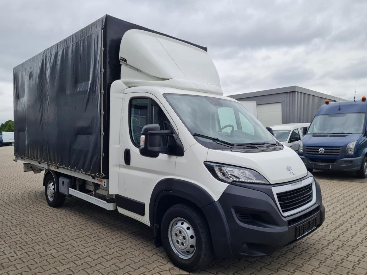Peugeot Boxer 3,5t Pritsche Plane 2.2 HDi L4 435 - Тентованный фургон: фото 3 Peugeot Boxer 3,5t Pritsche Plane 2.2 HDi L4 435 - Тентованный фургон: фото 3
