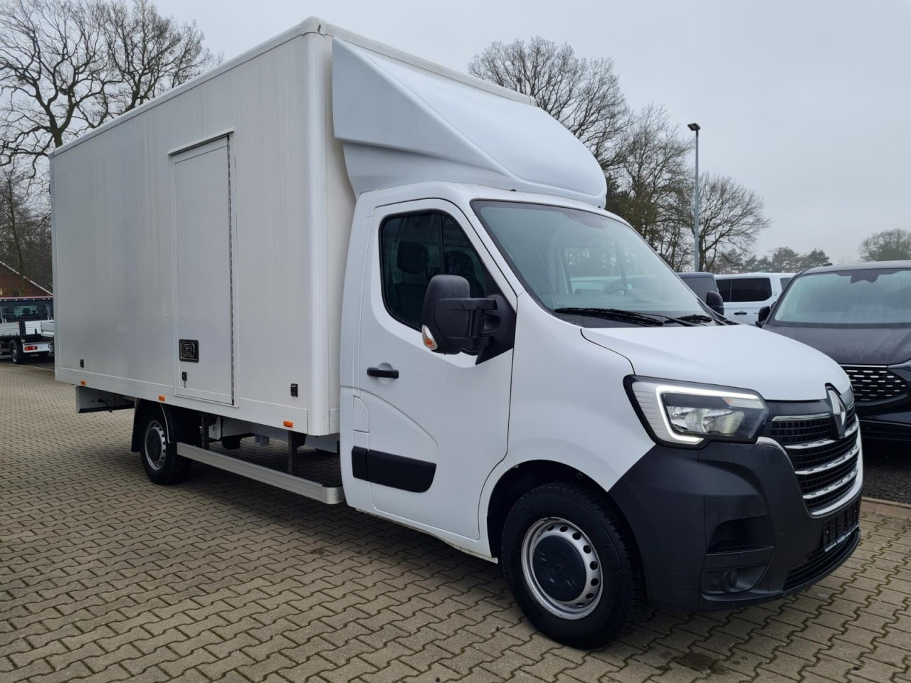 Renault Master 3.5t Möbel Koffer mit 10 Pal. Plätze TEMPOMAT - Фургон с закрытым кузовом: фото 3 Renault Master 3.5t Möbel Koffer mit 10 Pal. Plätze TEMPOMAT - Фургон с закрытым кузовом: фото 3