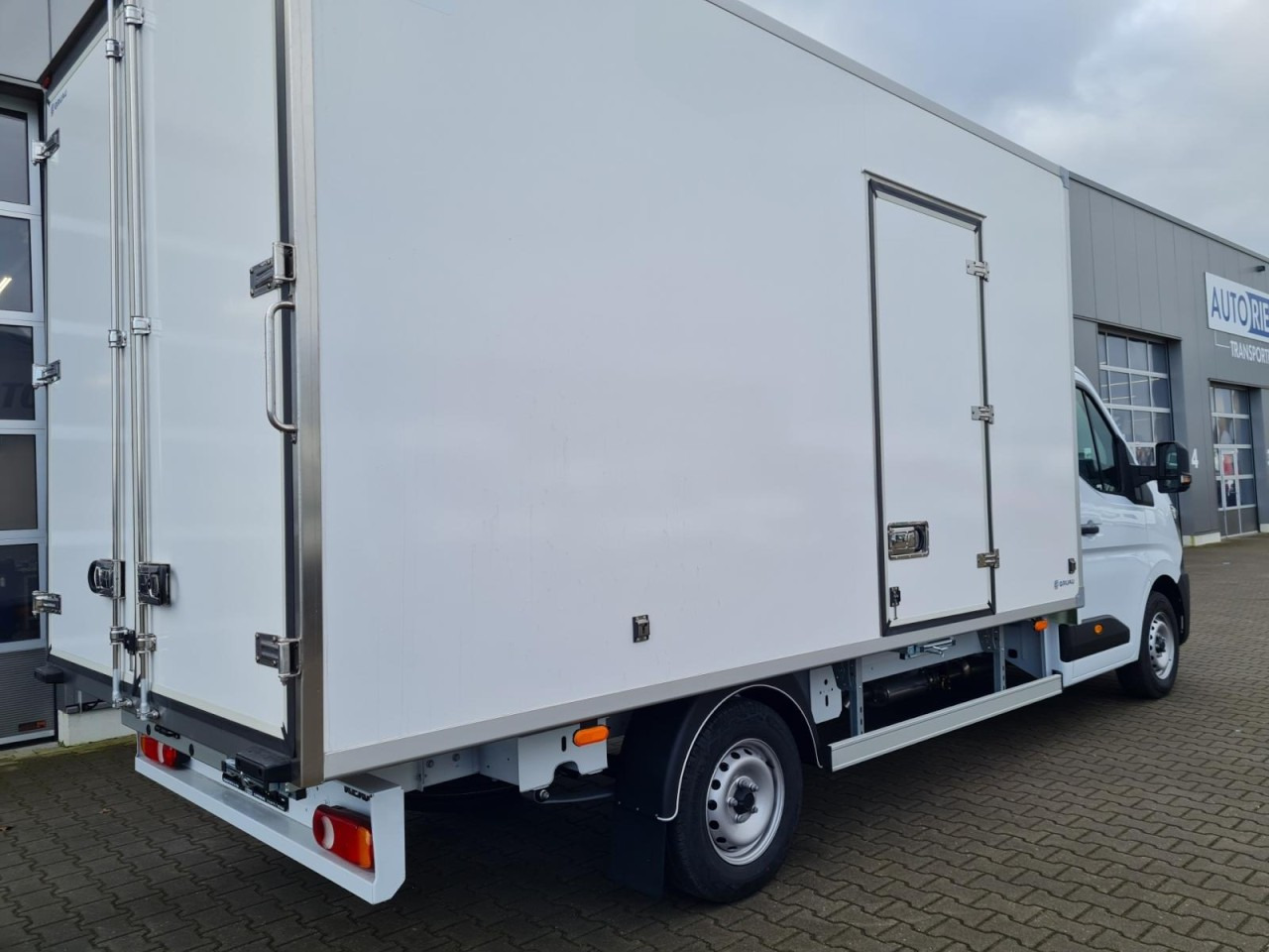 Renault Master 35 New Möbel Koffer KLIMA KAMERA TEMPOMAT - Фургон с закрытым кузовом: фото 5 Renault Master 35 New Möbel Koffer KLIMA KAMERA TEMPOMAT - Фургон с закрытым кузовом: фото 5