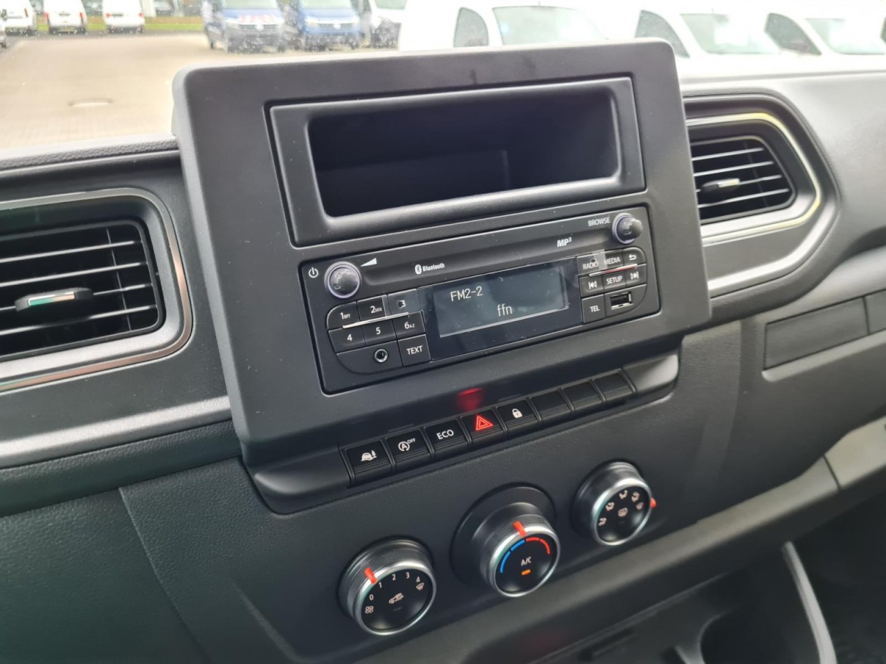 Тентованный фургон Renault Master 35 Pritsche Schiebe Plane LBW LUFTFEDERUNG: фото 15 Тентованный фургон Renault Master 35 Pritsche Schiebe Plane LBW LUFTFEDERUNG: фото 15