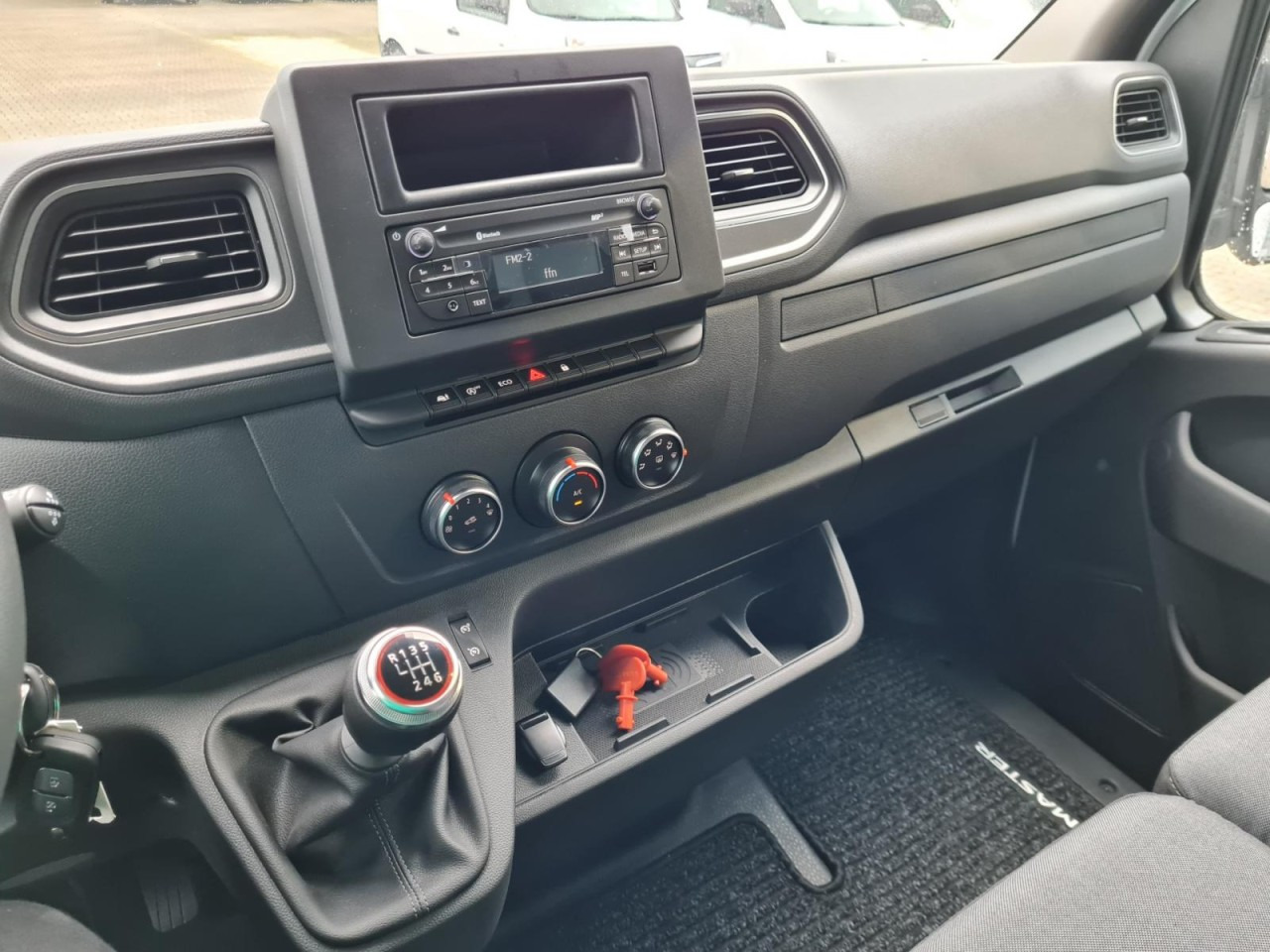 Тентованный фургон Renault Master 35 Pritsche Schiebe Plane LBW LUFTFEDERUNG: фото 13 Тентованный фургон Renault Master 35 Pritsche Schiebe Plane LBW LUFTFEDERUNG: фото 13