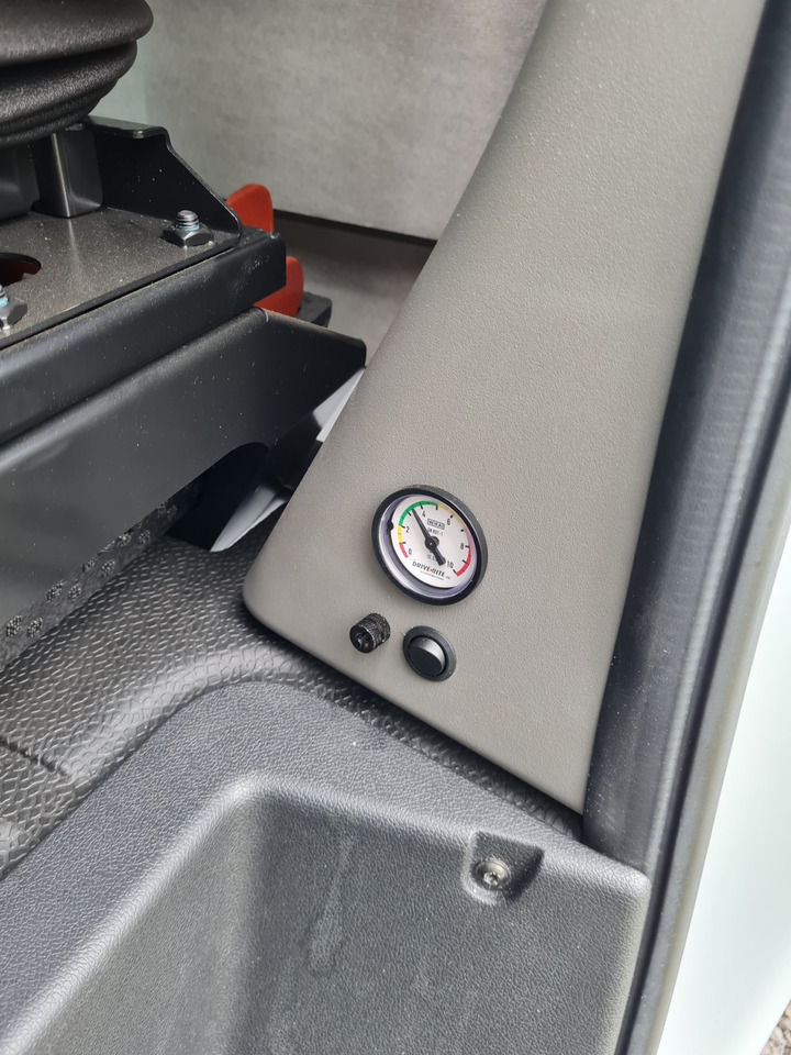 Тентованный фургон Renault Master 35 Pritsche Schiebe Plane LBW LUFTFEDERUNG: фото 17 Тентованный фургон Renault Master 35 Pritsche Schiebe Plane LBW LUFTFEDERUNG: фото 17